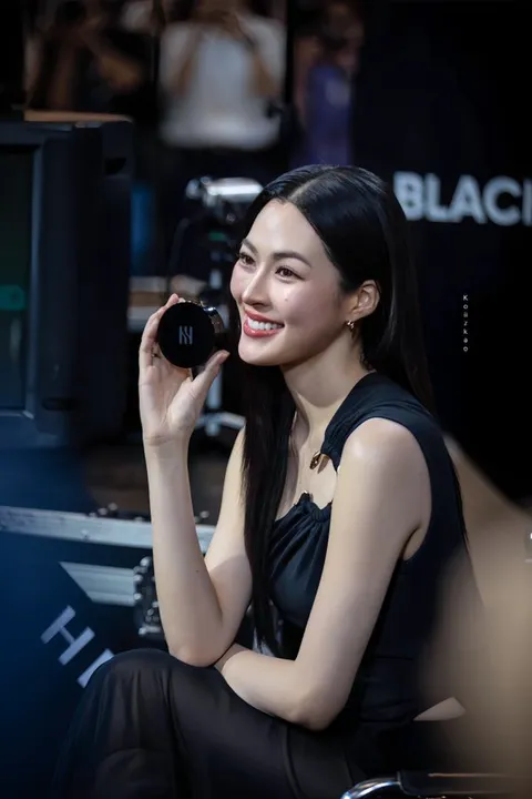 Photo from HERA × Black Cushion Pop-Up